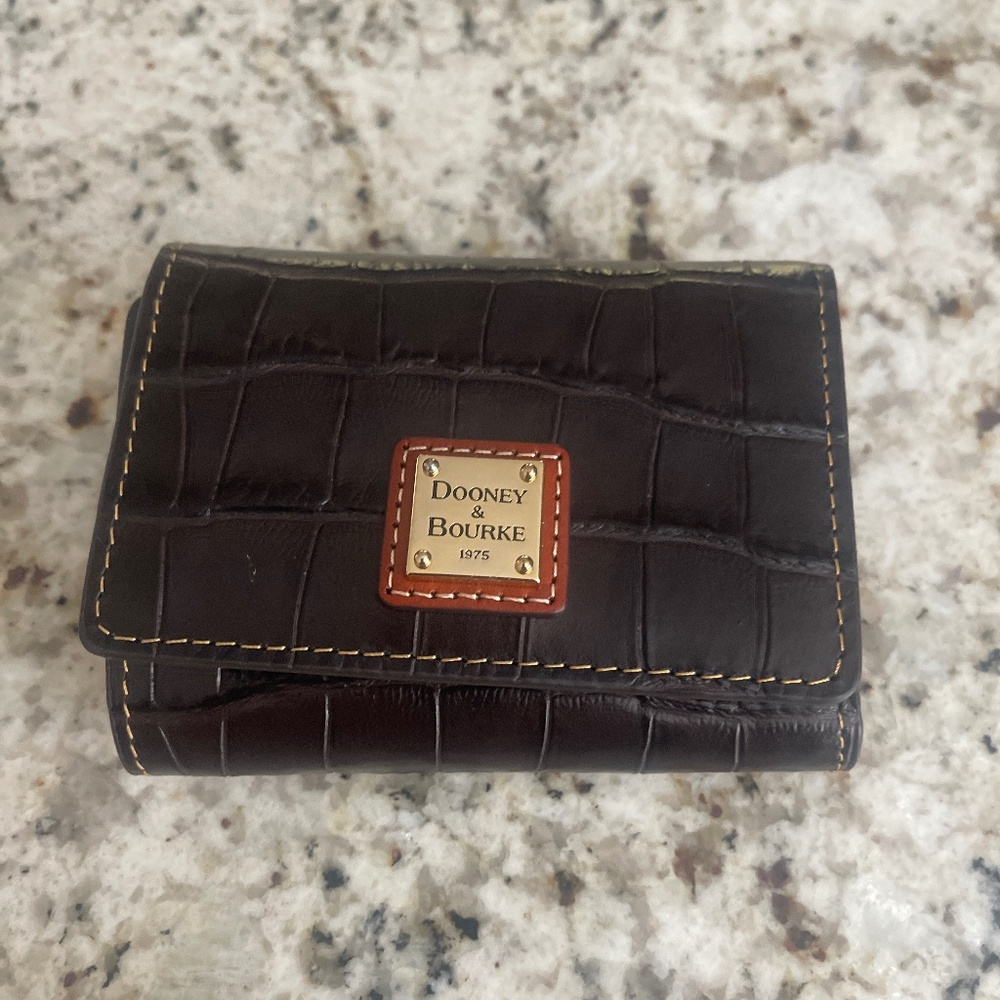 Dooney & Bourke wallet
